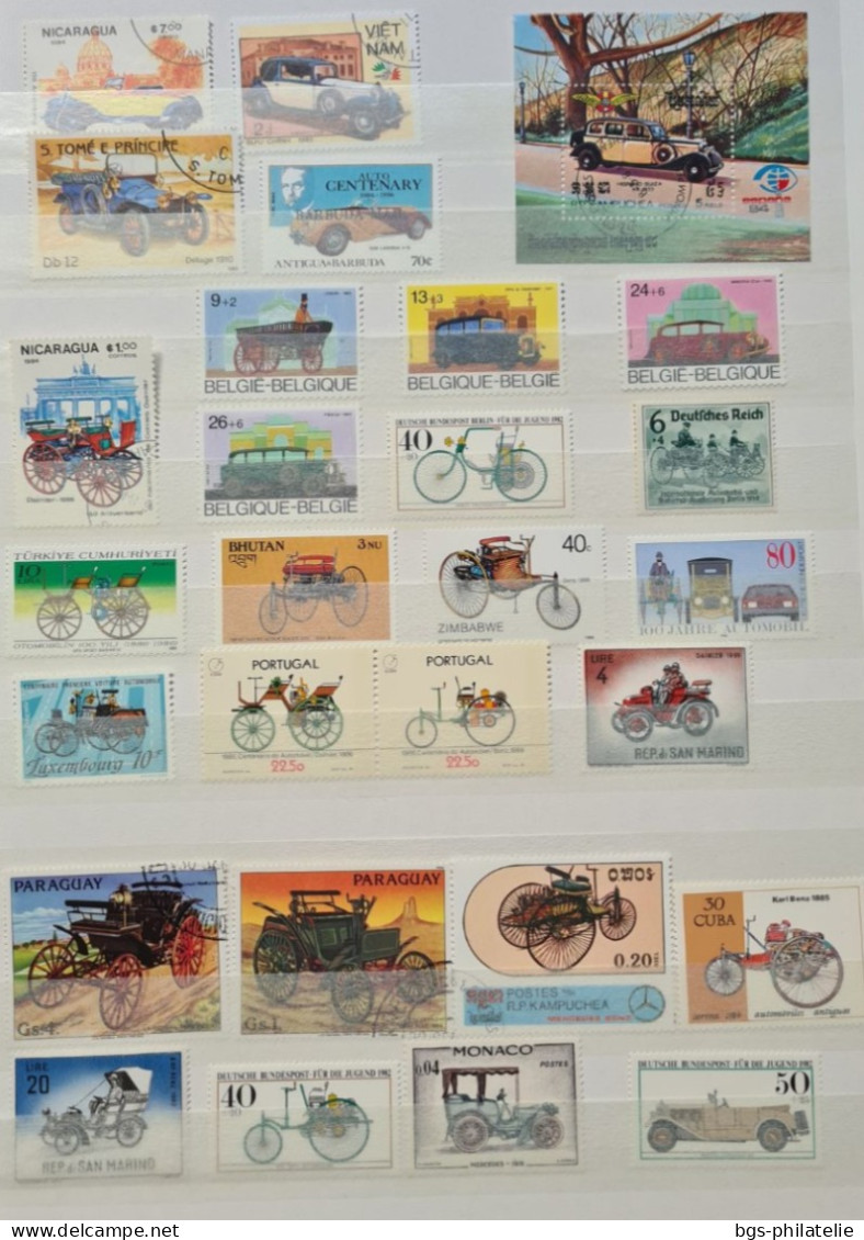 Collection de timbres sur le thème des moyens de transports.