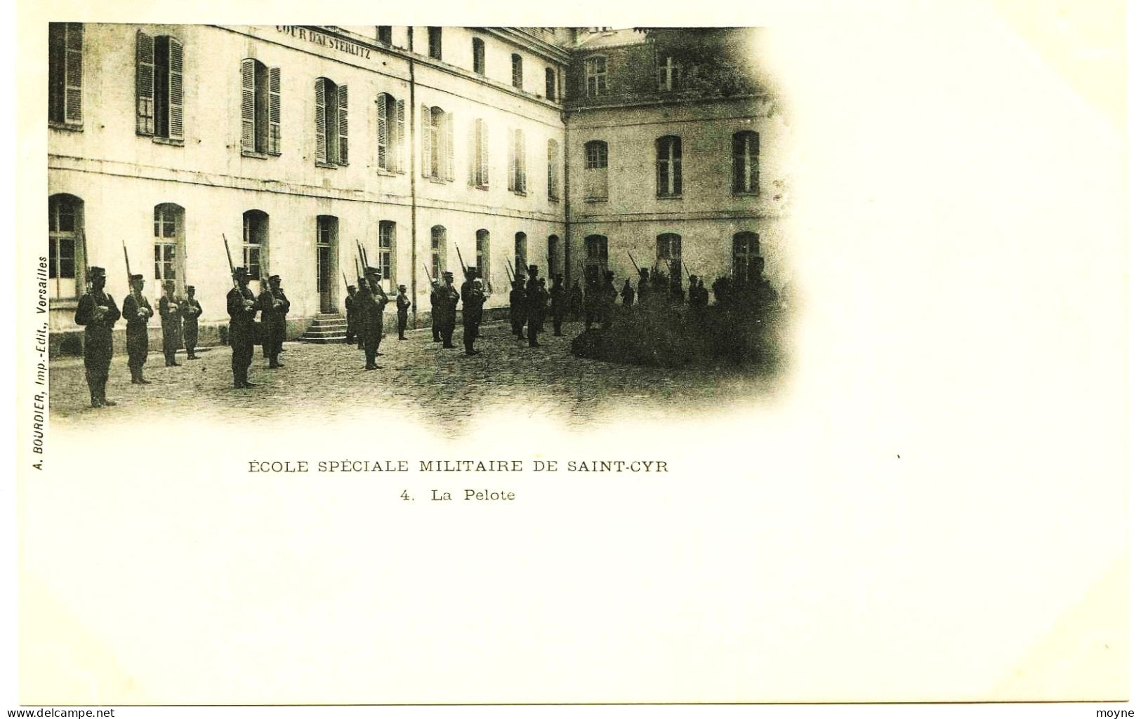 3382 -Yvelines - SAINT - CYR : Ecole Spéciale Militaria En 1900 - LA PELOTE  Dans La Cour D'Austerlitz - OFFICIERS - Régiments