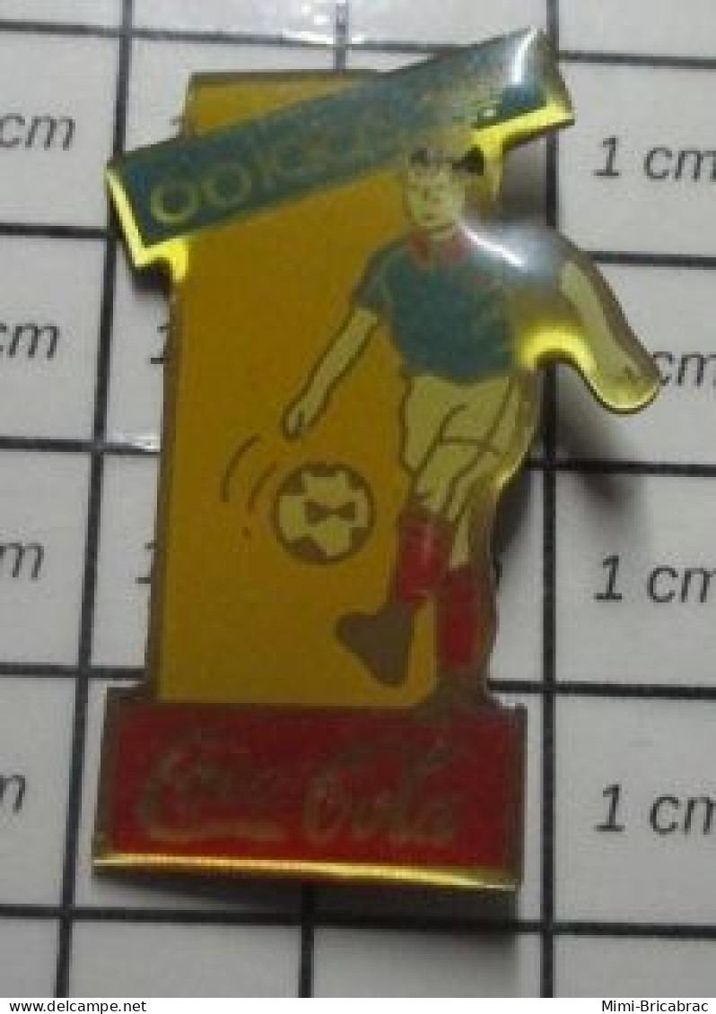 1618A Pin's Pins / Beau Et Rare /  MARQUES / FOOTBALL COCA-COLA ADIDAS JONGLAGE EQUIPE DE FRANCE - Marcas Registradas