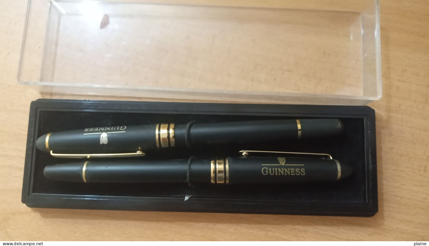 02 STYLOS- 1 PLUME/ 1BILLE NOIRS-GUINNESS - Pens