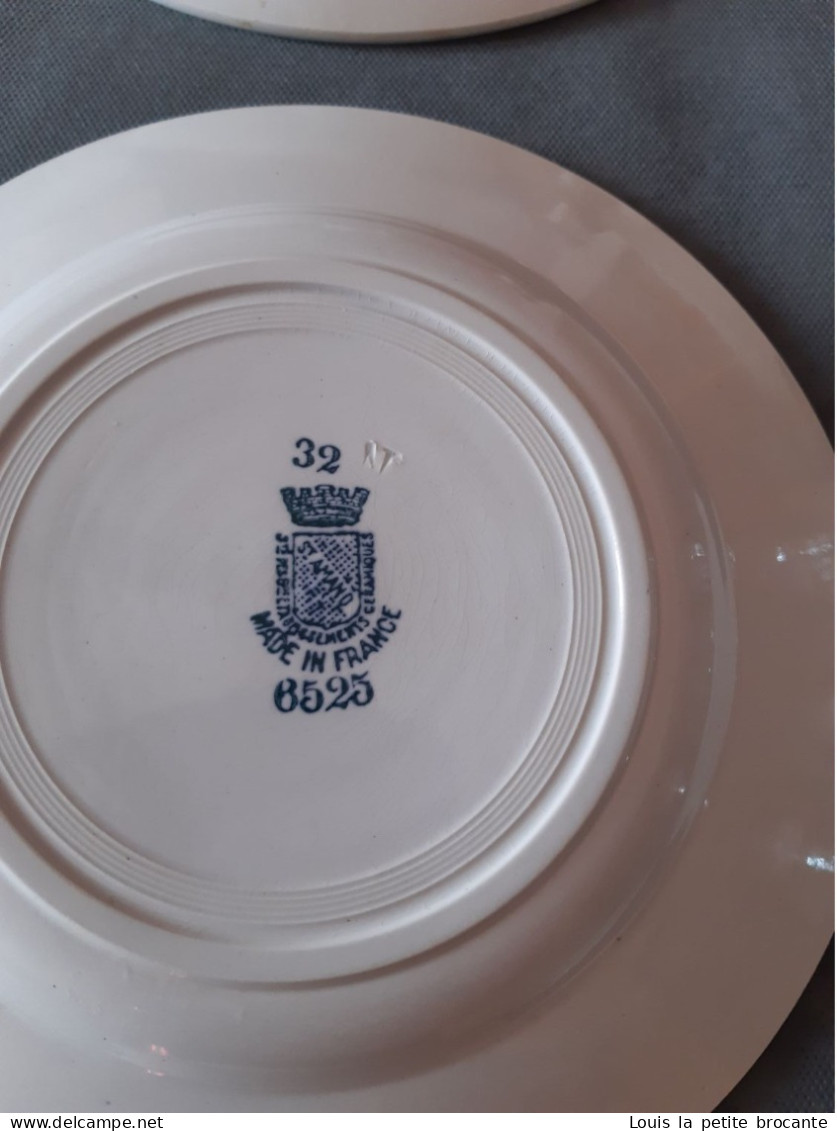 6 Assiettes Plates Des Grands établissements Céramiques De ST AMAND, Modèle 6525 Série 32. - Platos