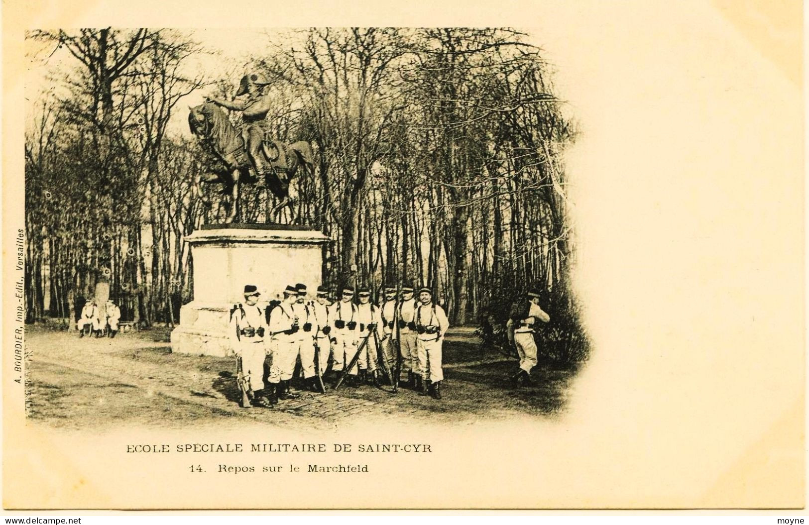 3389 -SAINT - CYR : Ecole Spéciale Militaria En 1900 - REPOS  SUR  LE  MARCHFELD - .ECOLE D'OFFICIERS Dos Non Sépa - Régiments