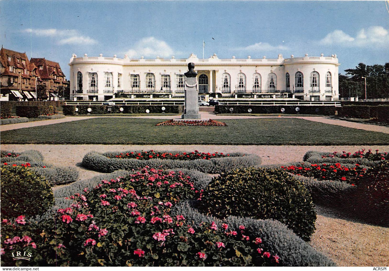 DEAUVILLE Plage Fleurie Le Jardin Et Le Casino 26(scan Recto-verso) MA774 - Deauville