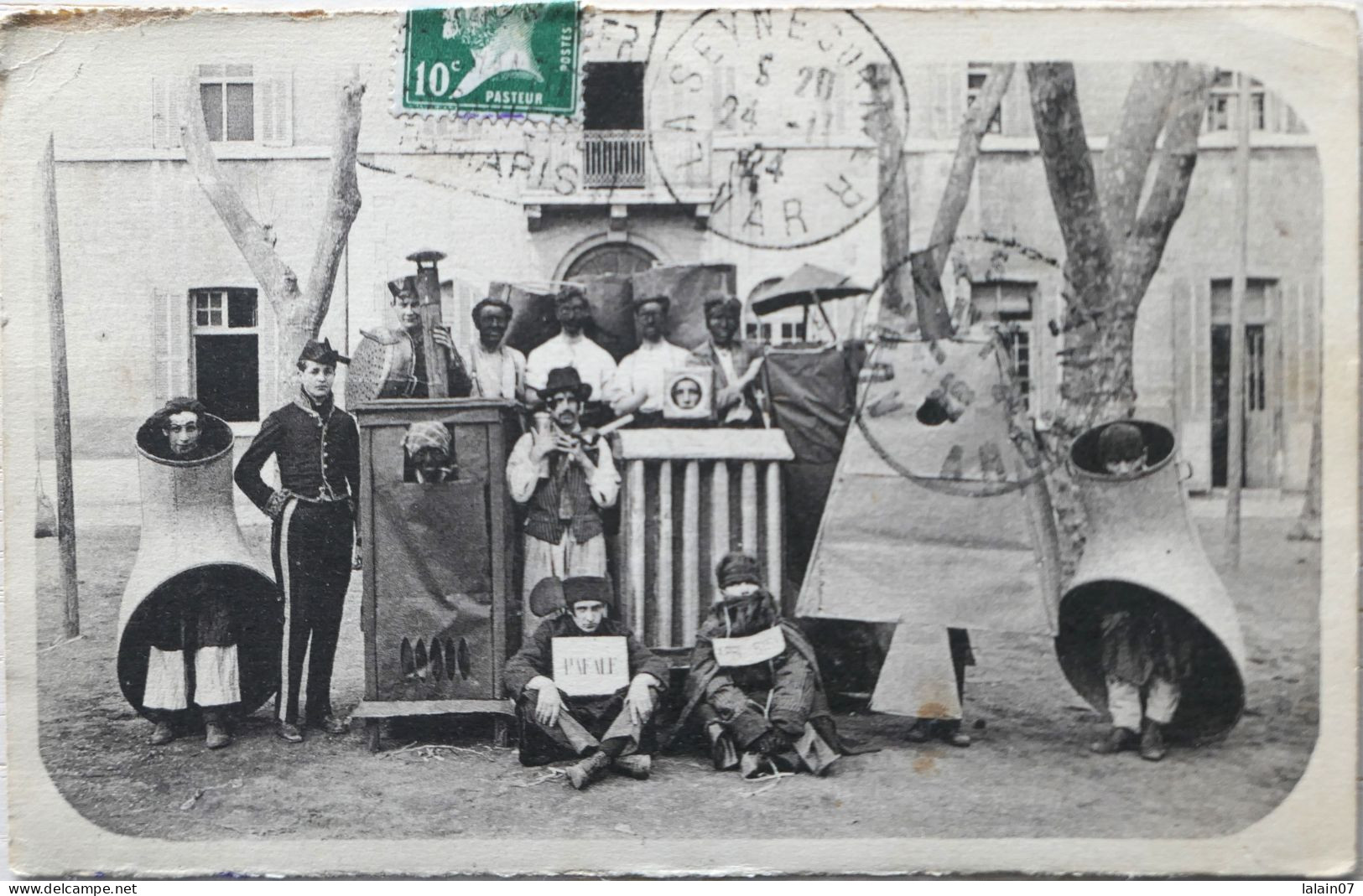 C. P. A. : 83 : Calvalcade Du Collège De LA SEYNE : Les Instruments De Chauffage, Timbre En 1924 - La Seyne-sur-Mer