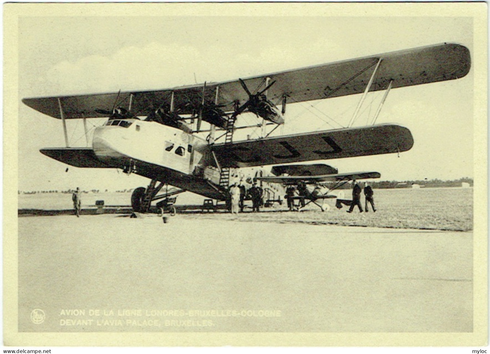 Avion De Ligne Londres-Bruxelles-Cologne Devant L'Avia Palace, Bruxelles. - 1919-1938