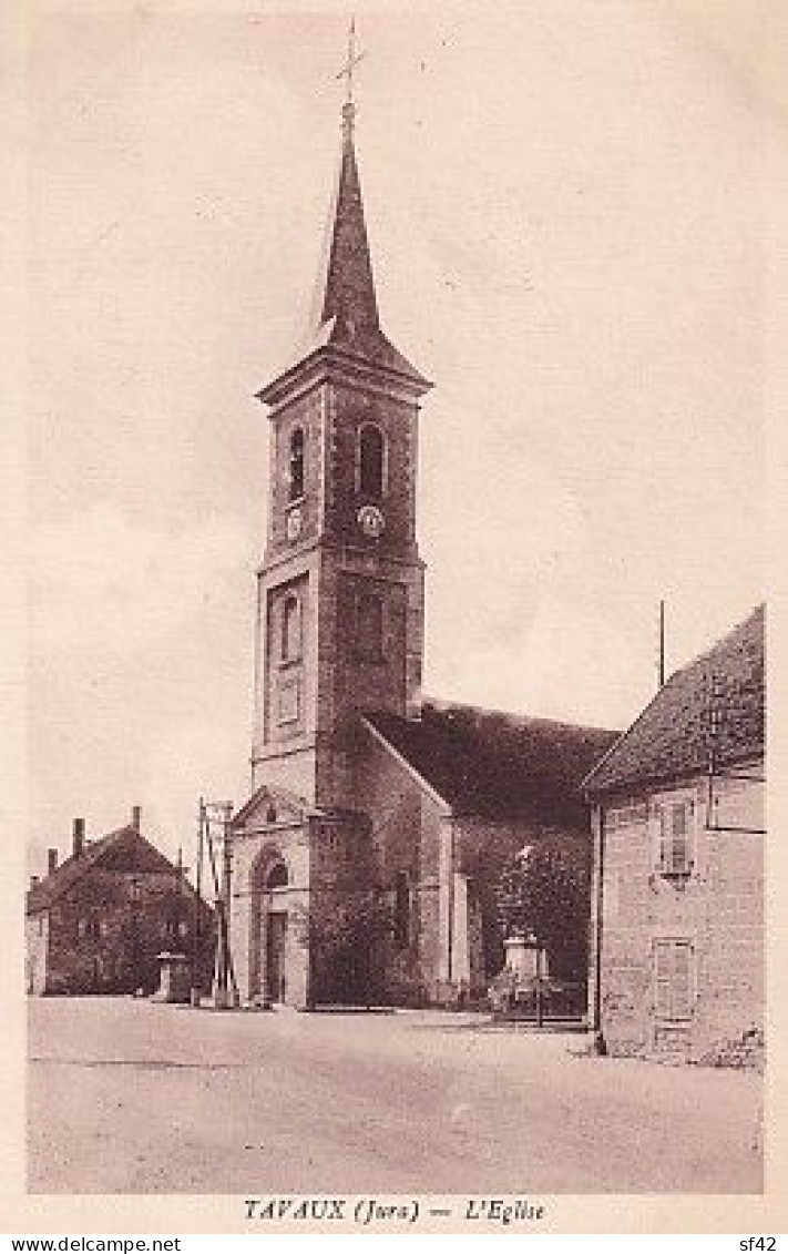 TAVAUX          L église - Tavaux