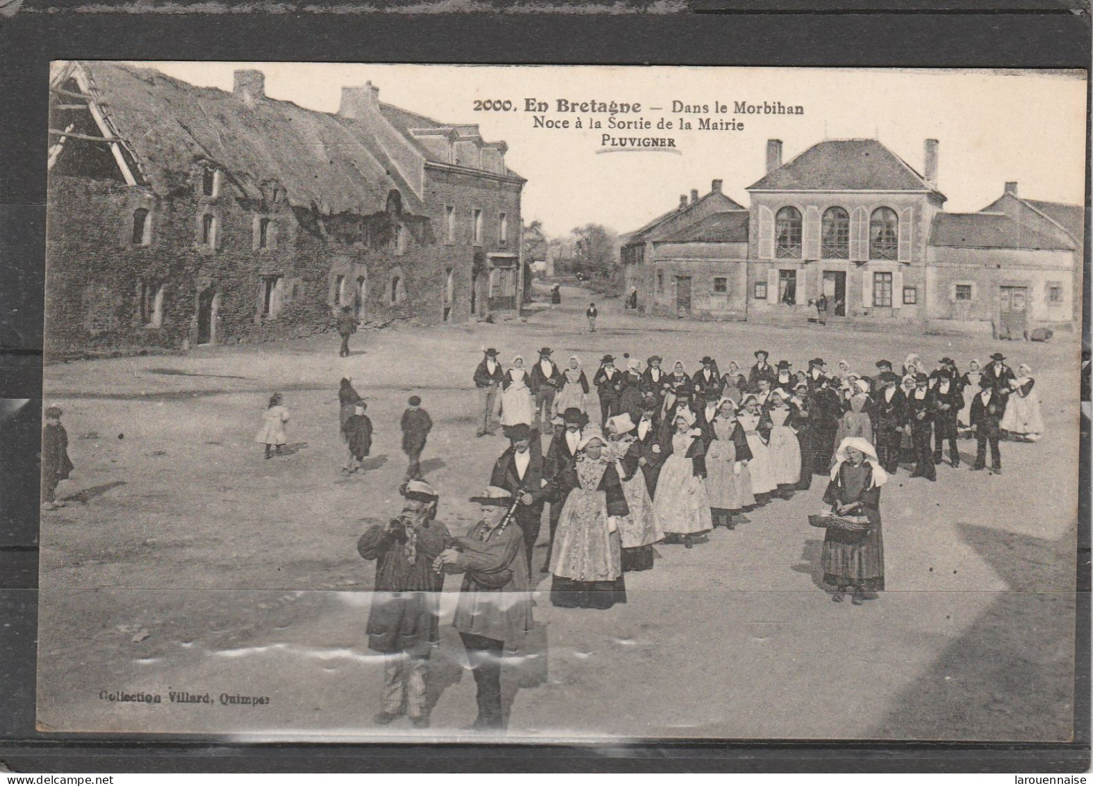 56 - PLUVIGNER - Dans Le Morbihan - Noce à La Sortie De La Mairie - Pluvigner