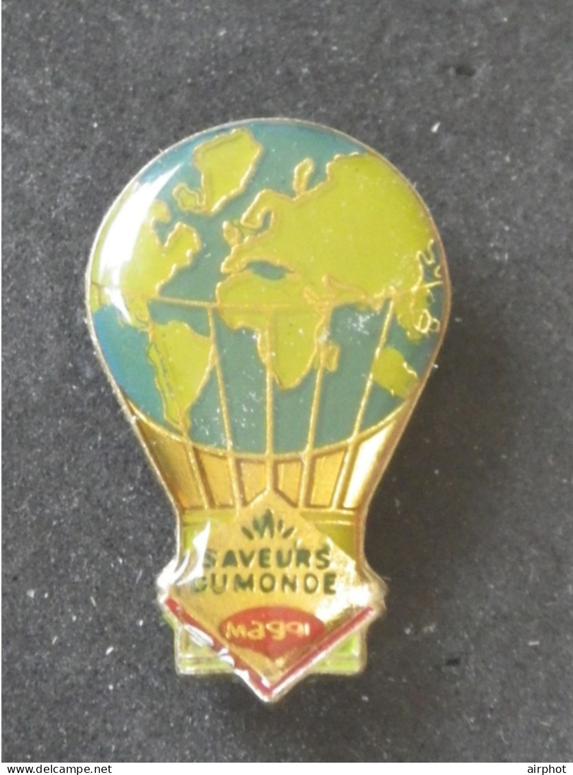 Pin's Montgolfière   MAGGI SAVEURS DU MONDE - Montgolfières