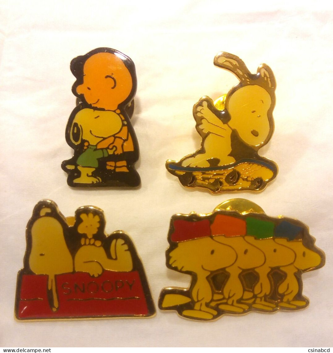 4 Vintage 1996-97-98 JAPAN Snoopy Charlie Brown Woodstock Pin - Kennel Playing Skateboard PEANUTS Badge - BD