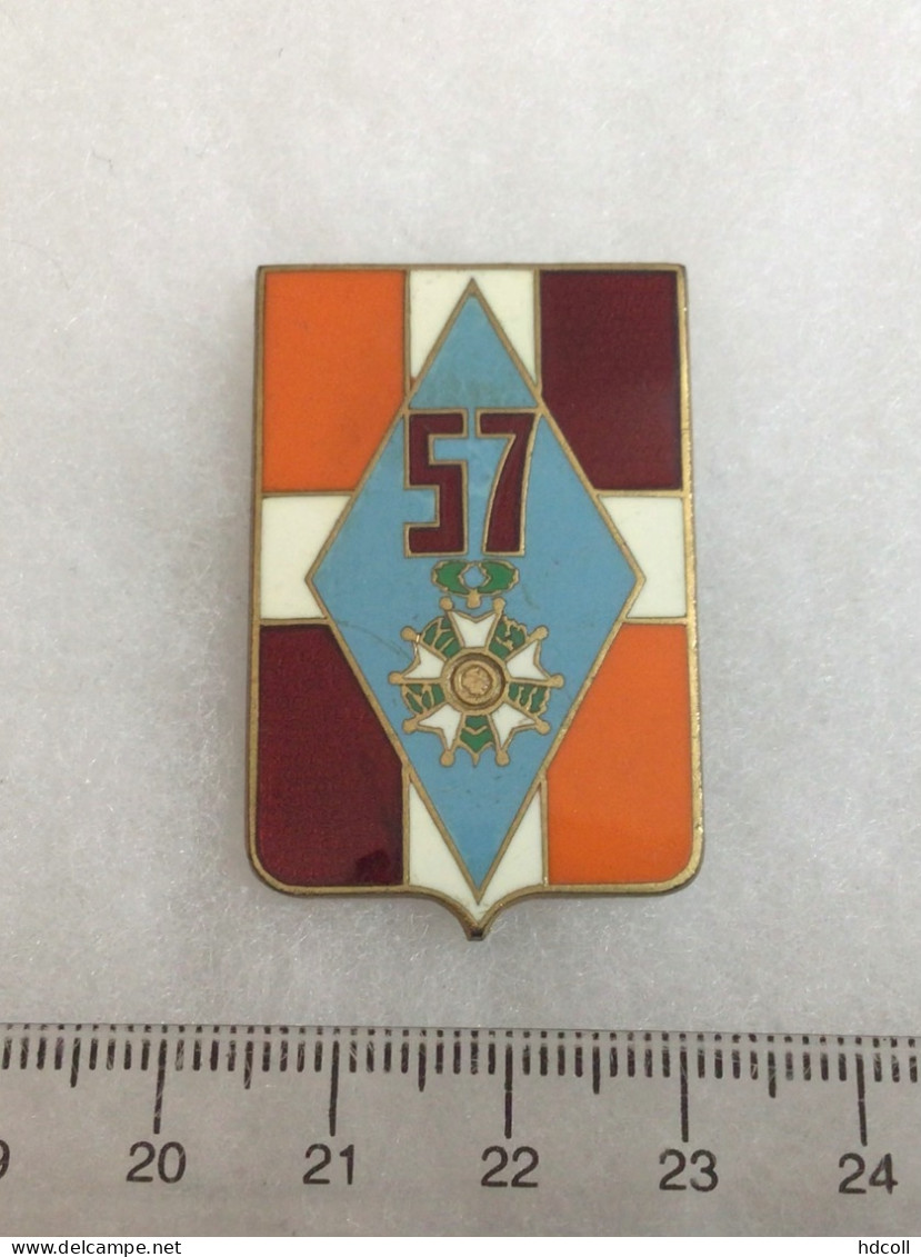 FRANCE INFANTERIE - Insigne 57° R.I. Régiment D’Infanterie Losange, émail Drago - 1939-45