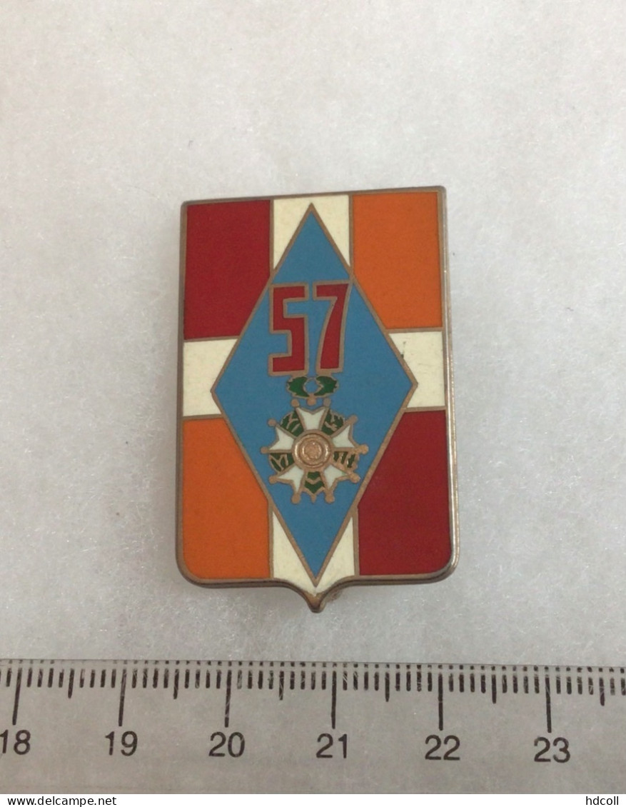 FRANCE INFANTERIE - Insigne 57° R.I. Régiment D’Infanterie Losange, émail Drago Variante - 1939-45