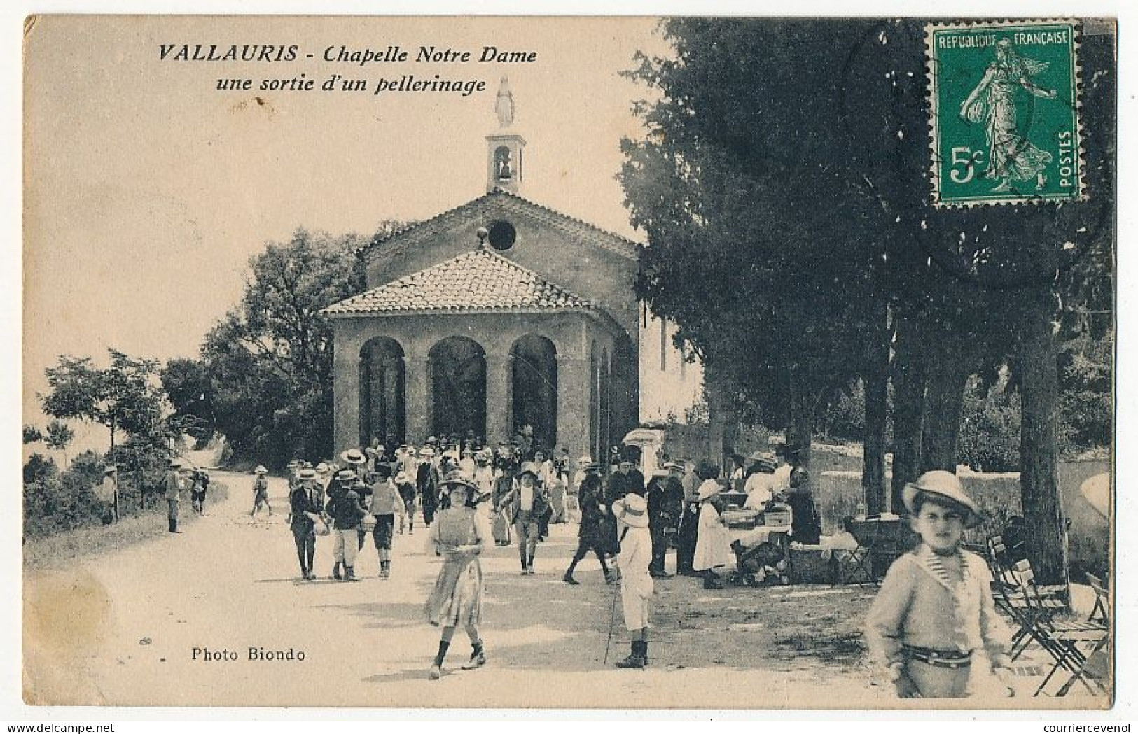CPA - VALLAURIS (Alpes Maritimes) - Chapelle Notre Dame - Une Sortie De Pélerinage (pellerinage..) - Vallauris