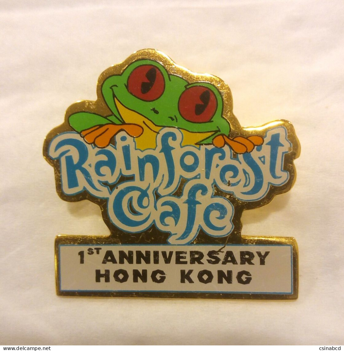 Vintage Rainforest Cafe " 1st ANNIVERSARY HONG KONG " Pin Frog Badge - Pin-ups