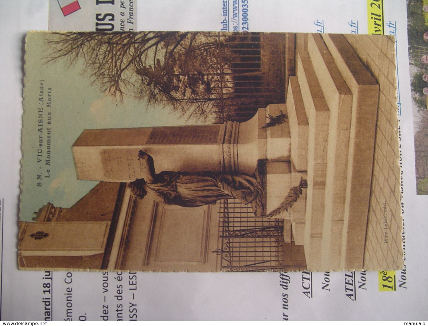 D 02 - Vic Sur Aisne - Le Monument Aux Morts - Vic Sur Aisne