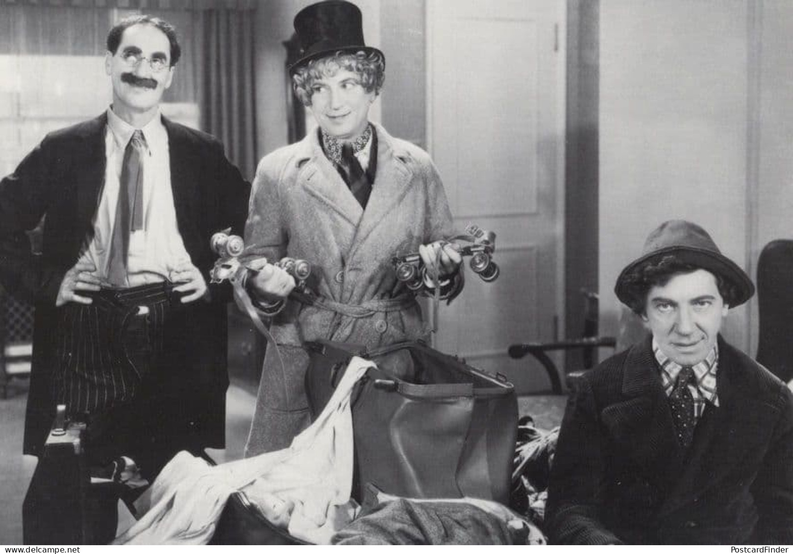 Marx Brothers The Big Store Roller Skating Film Postcard - Otros & Sin Clasificación