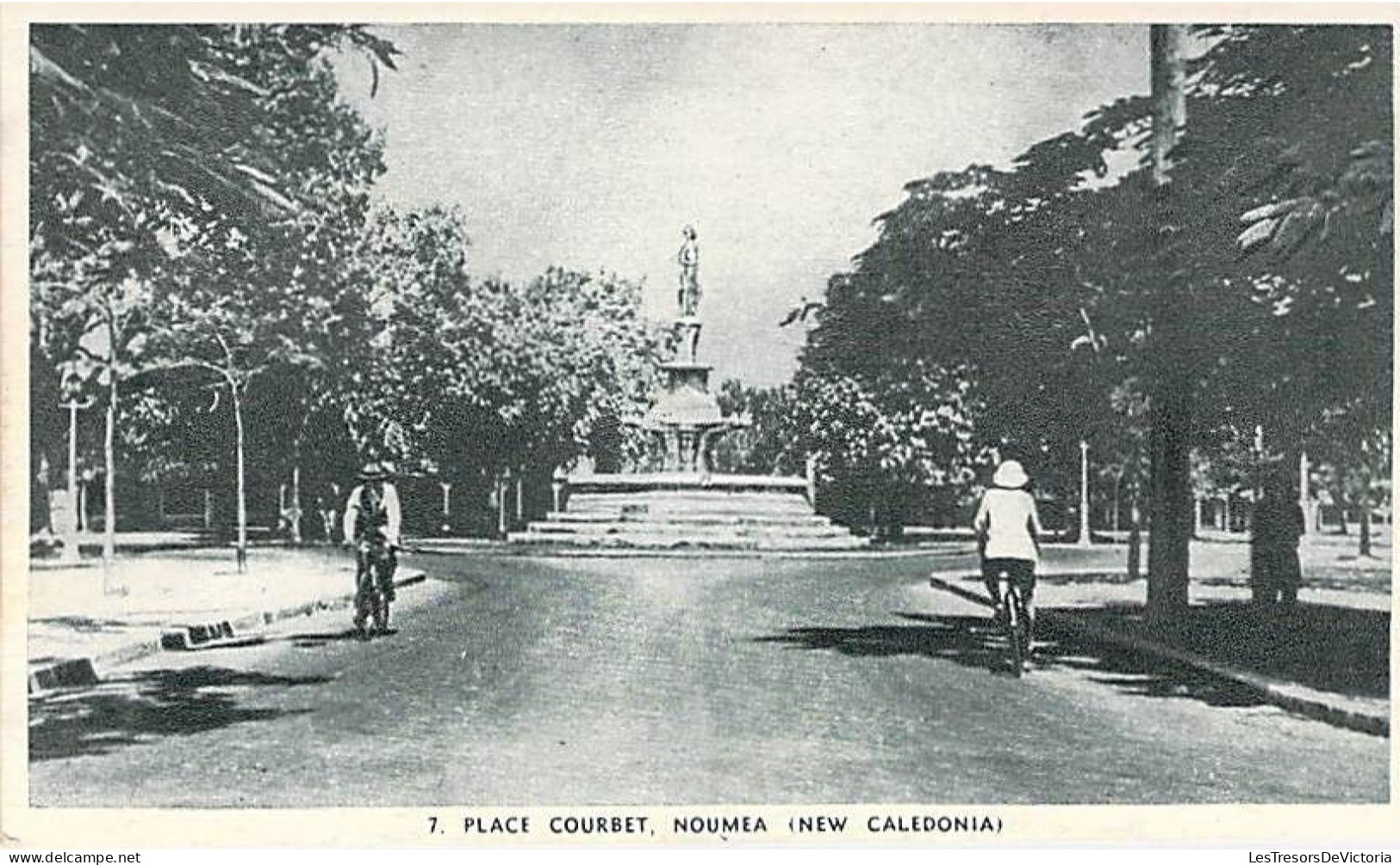 Nouvelle Calédonie - Place Courbet - Nouméa - Vélo - Statue - Carte Postale Ancienne - New Caledonia