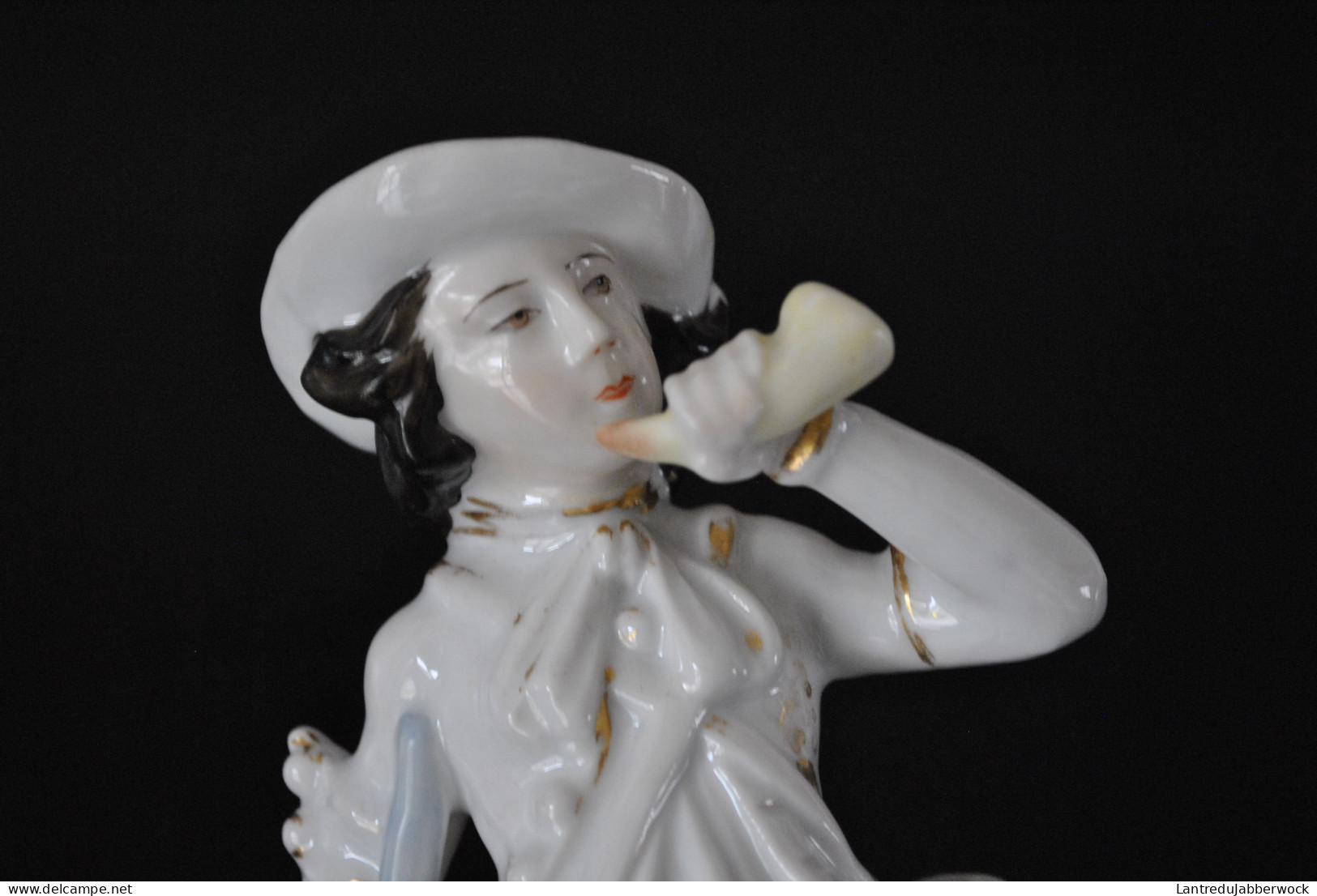 Statuette Chasseur fusil cor de chasse porcelaine polychrome XIXè Vieil Andenne Vieux Bruxelles Paris Porte plume encens