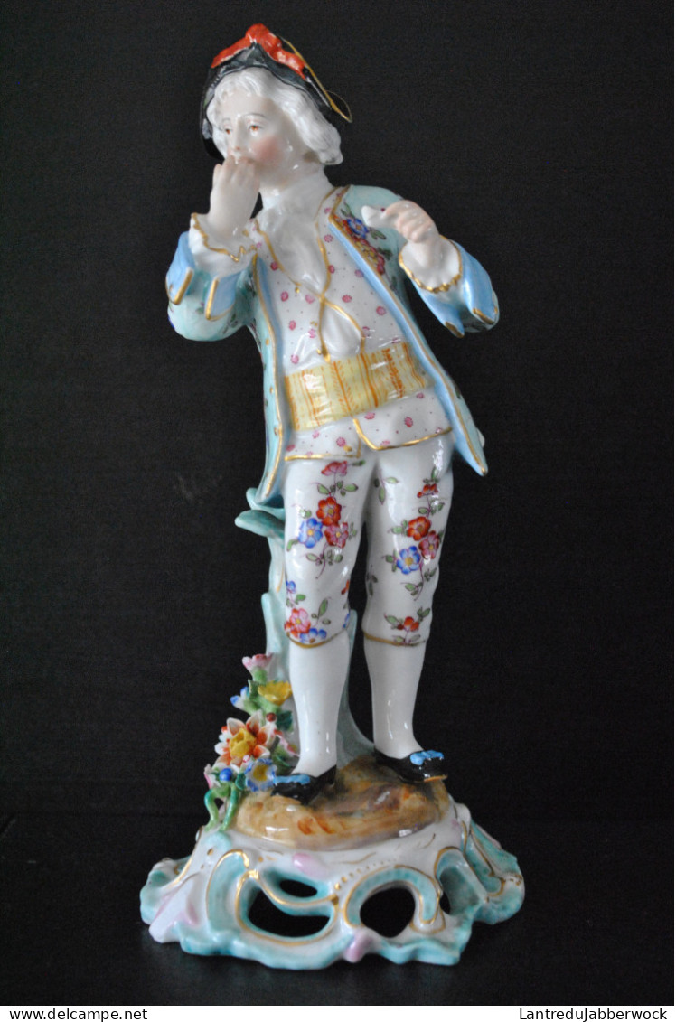 Grande Statuette De Gentilhomme Portant Une Lettre En Porcelaine Polychrome XIXè Allemande Genre Saxe Marqué 23 Cm - Autres & Non Classés