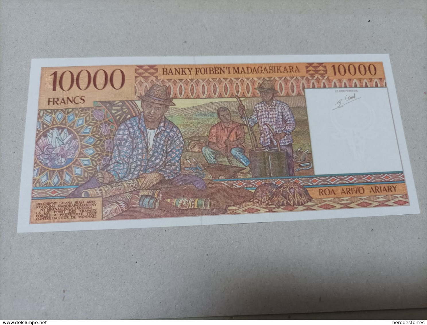 Billete Madagascar, 10000 Ariary, Serie A, Año1995, UNC - Madagascar