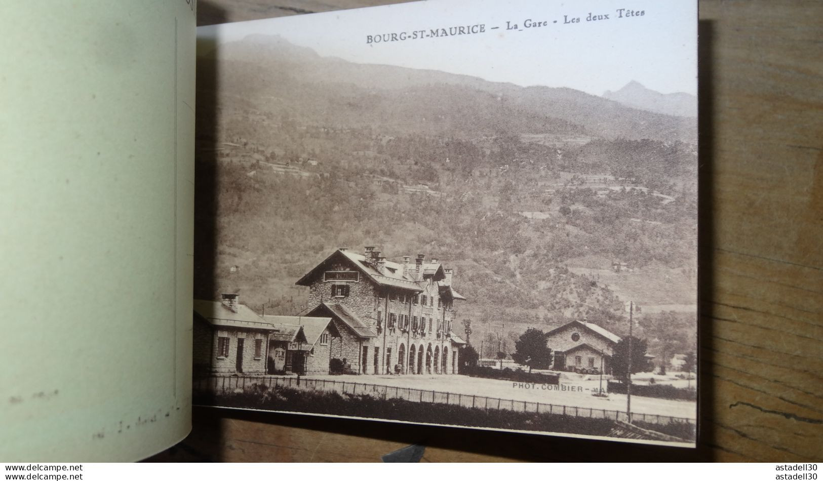 BOURG SAINT MAURICE ; carnet de 10 cpa  Hotel des voyageurs ........  PHI