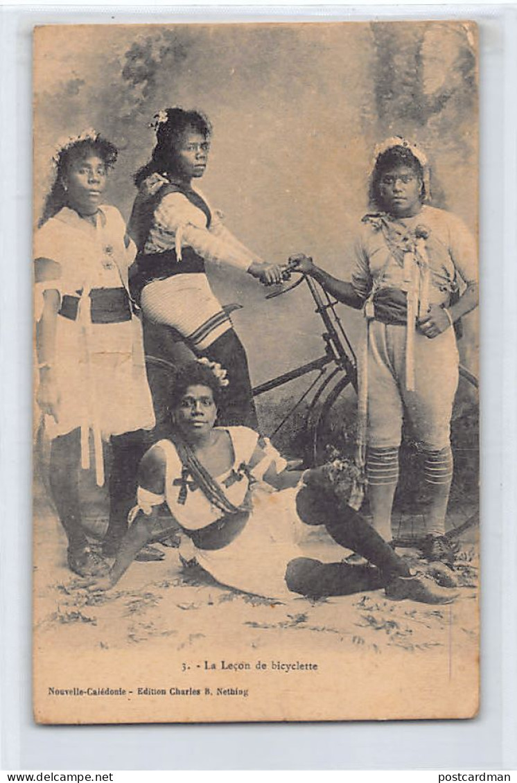 NOUVELLE-CALÉDONIE - Femmes Canaques - La Leçon De Bicyclette - Ed. Charles N. Nething 3 - Nouvelle Calédonie