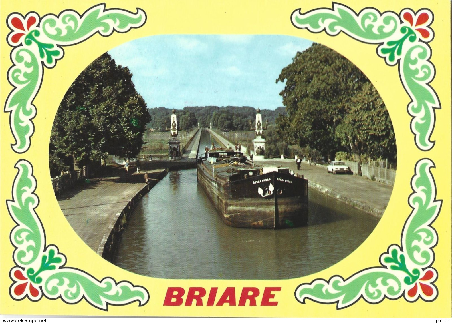 PENICHE - BRIARE - Le Pont Canal - Houseboats