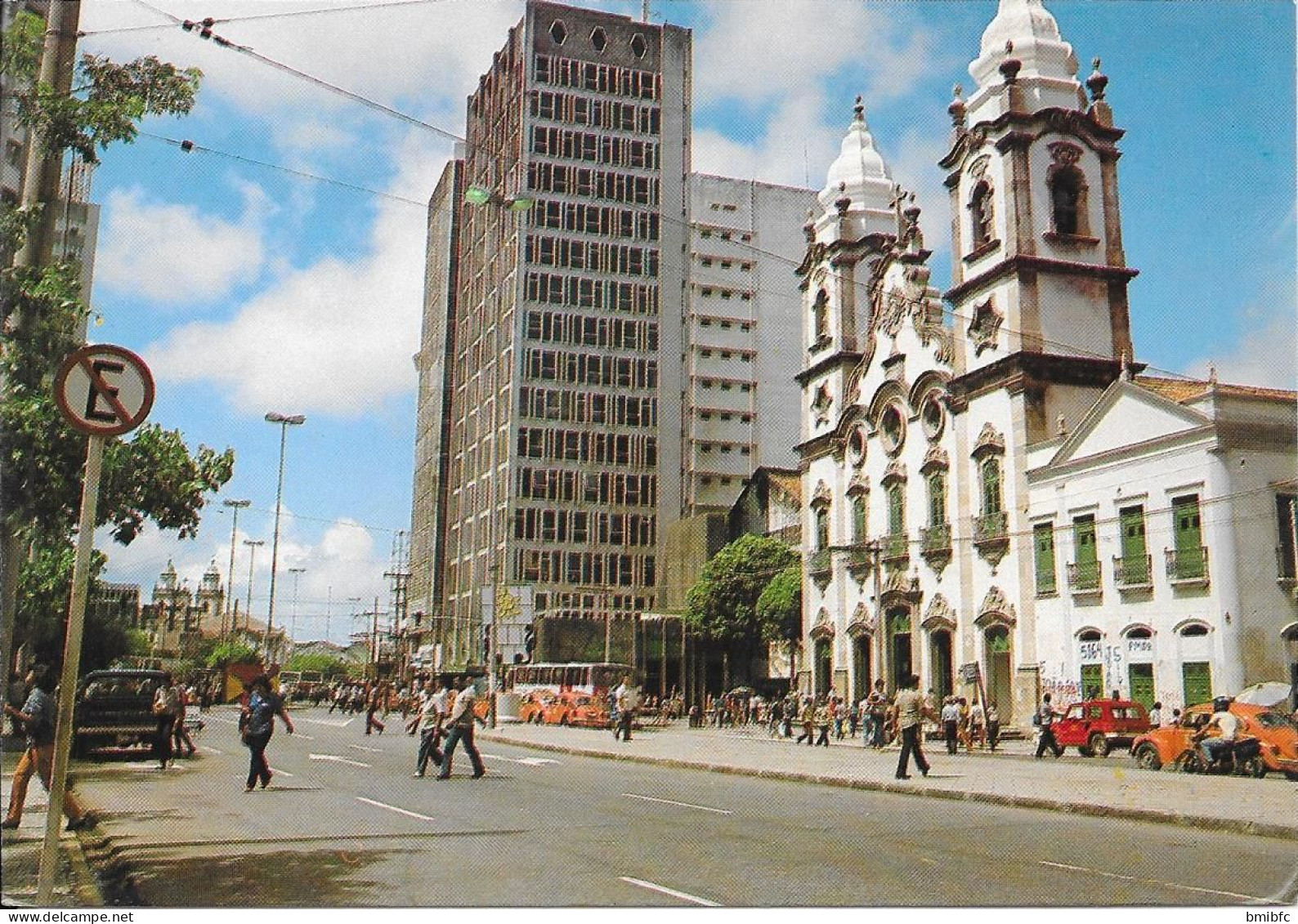 RECIFE - VISTA PARTIAL DA AVENIDA DANTAS BARRETO COM A MATRIZ DE SANTO ANTONIO - Recife