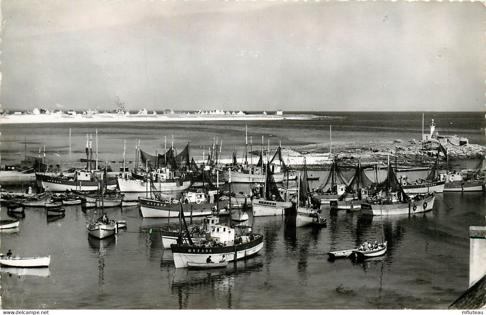 29* LESCONIL  Le Port  (CPSM 9x14cm)  RL20,0993 - Lesconil