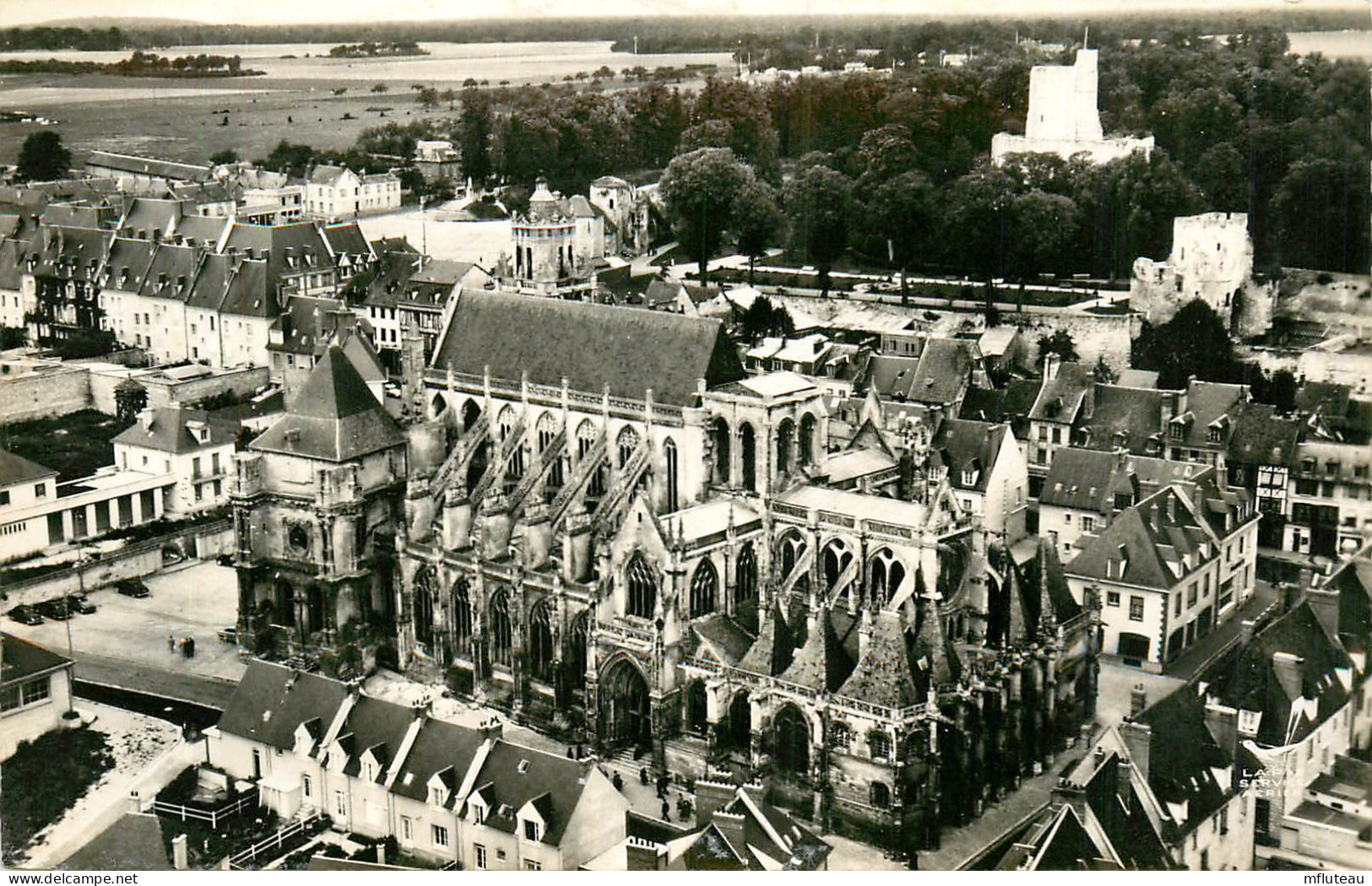 27* GISORS  La Cathedrale  (CPSM 9x14cm)    RL20,0692 - Gisors