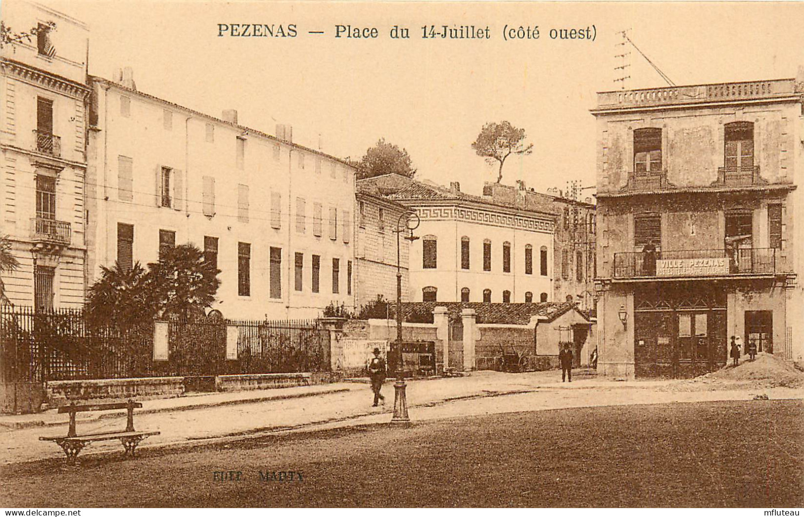 34* PEZENAS  Place Du 14 Juillet   RL20,1278 - Pezenas