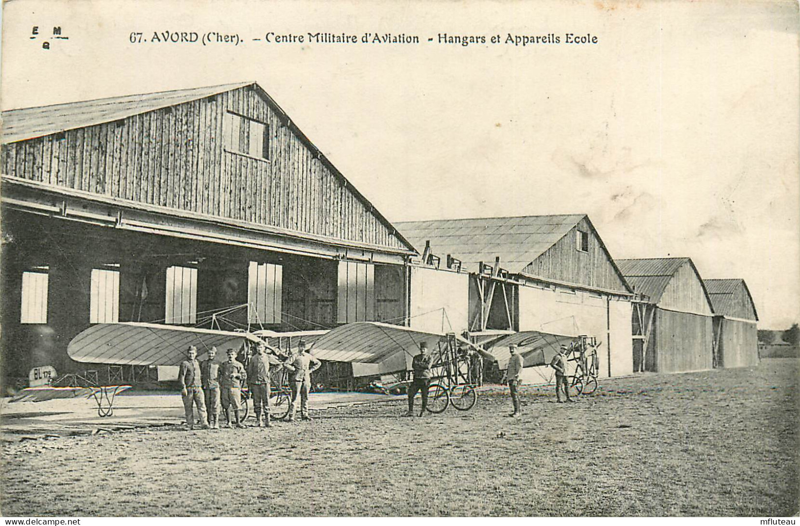 18* AVORD    Centre Aviation –   Hangars Et Appareils Ecole    RL22,0755 - Materiale