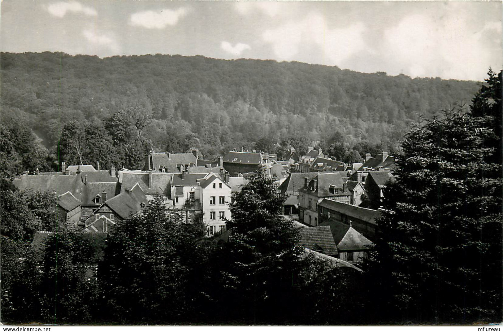 27* LYONS LA FORET    Vue De La Terrasse  (CPSM X14cm)     RL22,1797 - Lyons-la-Forêt