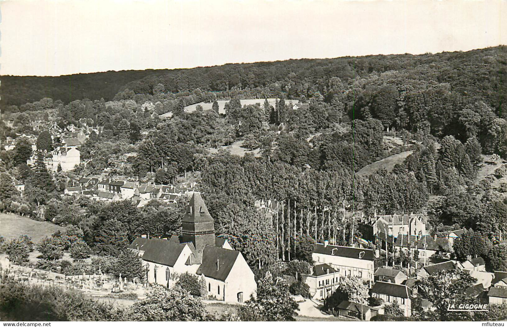 27* LYONS LA FORET Vue Generale    (CPSM X14cm)     RL22,1793 - Lyons-la-Forêt