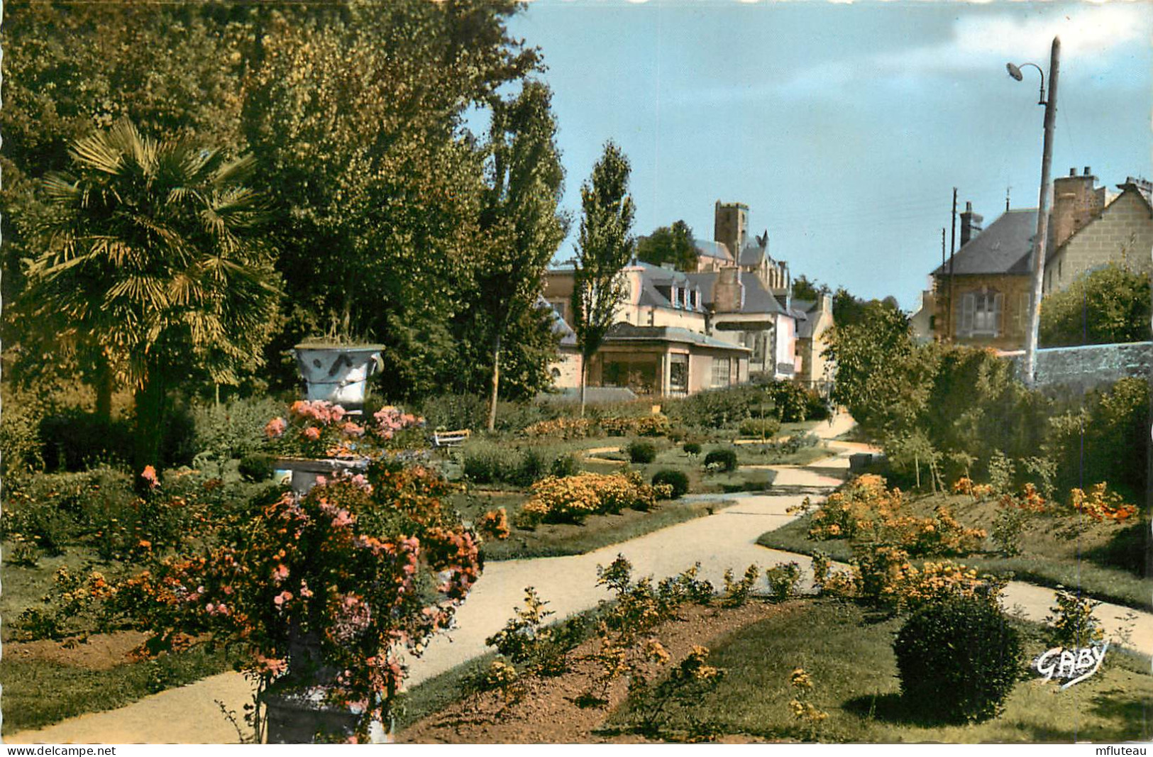 22* LAMBALLE   Le Jardin Public  (CPSM X14cm)    RL22,1479 - Lamballe