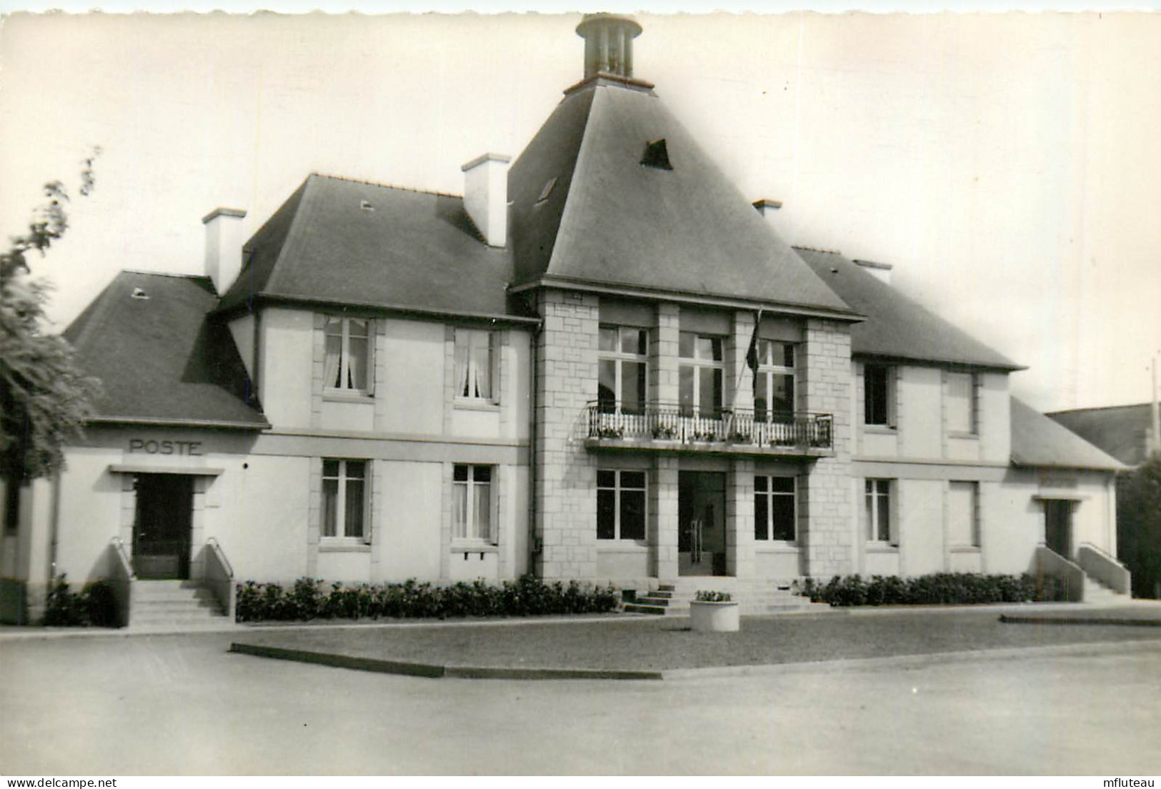 35* BECHEREL  La Mairie (CPSM Format 9x14cm)        RL34.0068 - Bécherel