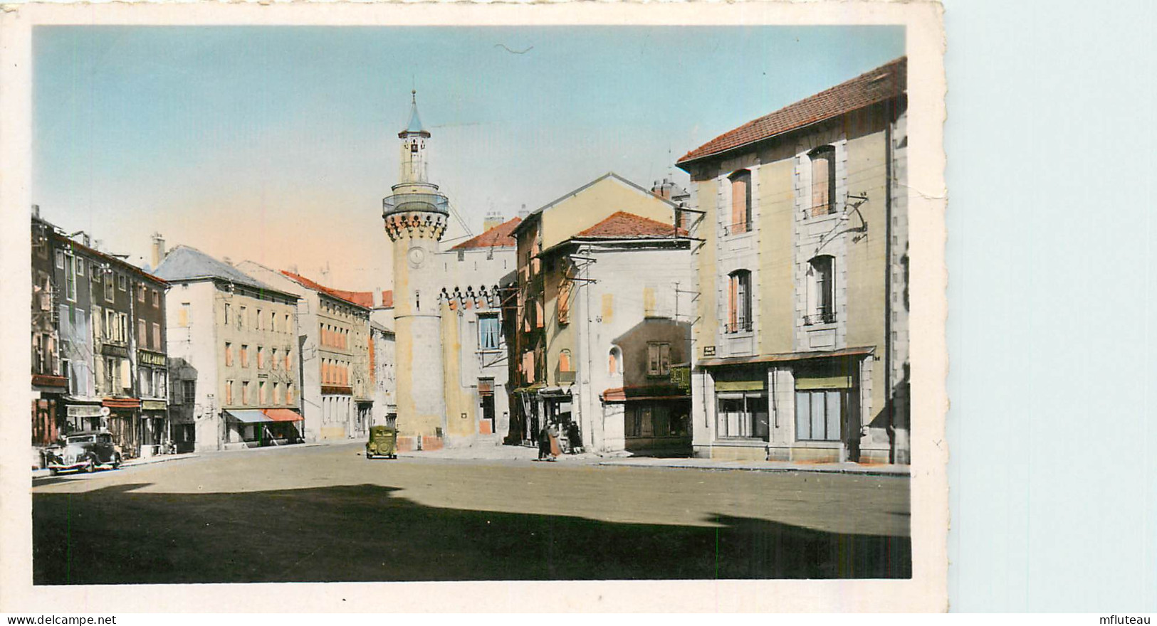 43* YSSINGEAUX Place Marechal Foche – Hotel De Ville  (CPSM Format 9x14cm)        RL34.1035 - Yssingeaux