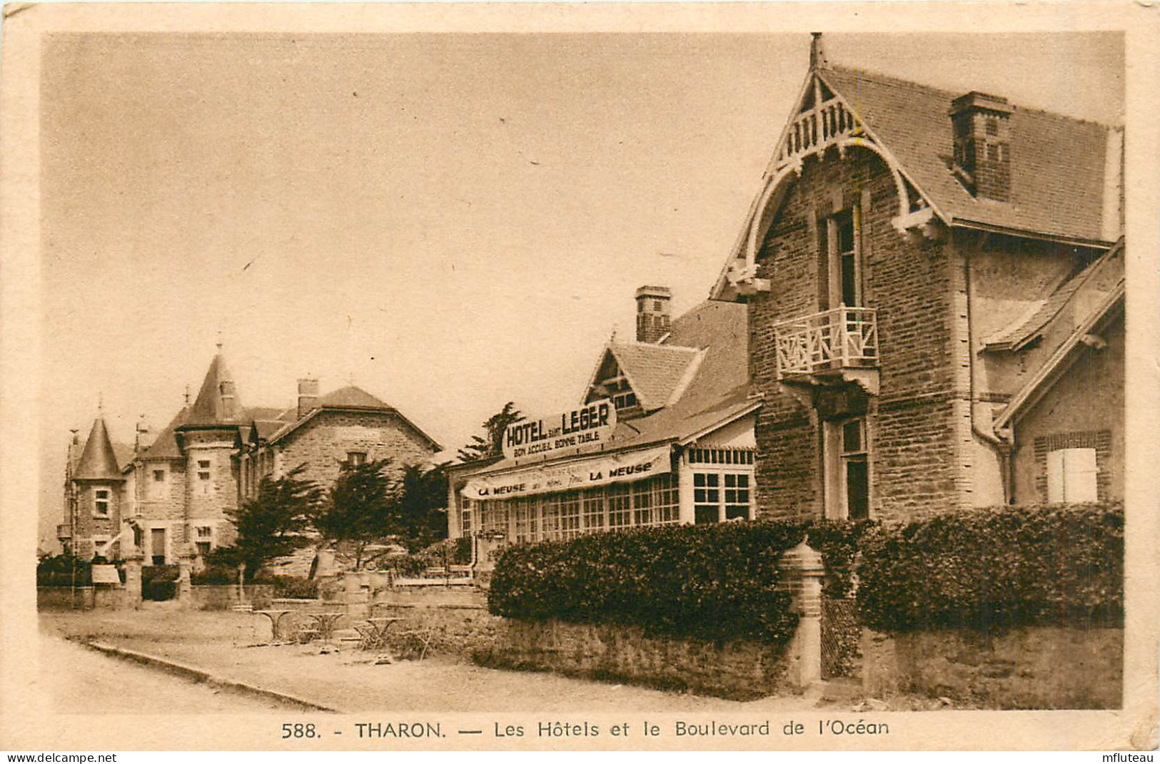 44* THARON PLAGE      Hotels – Bd De L Ocean       RL34.1296 - Tharon-Plage