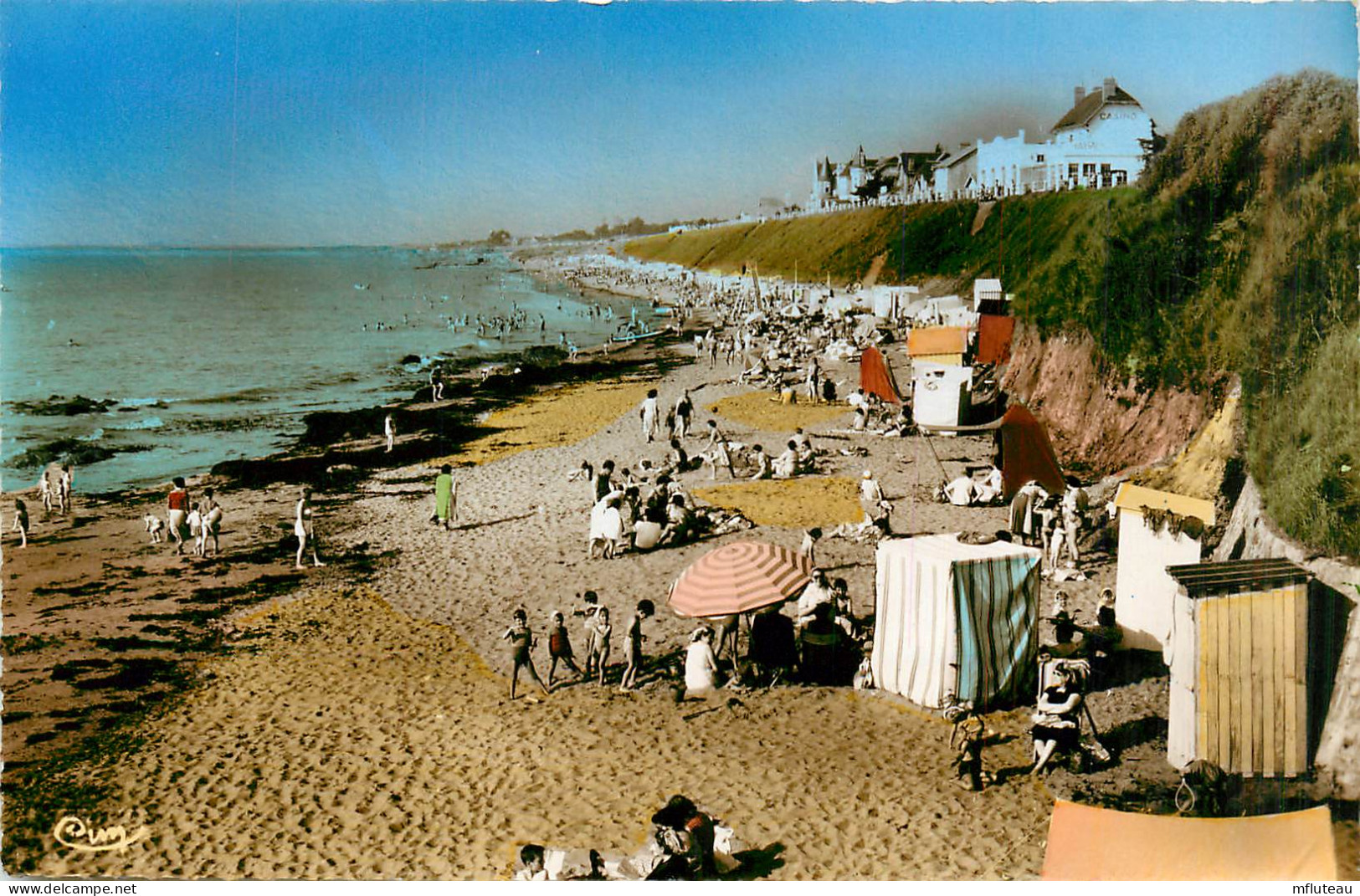 44* THARON PLAGE   La Grande Plage   (CPSM Format 9x14cm)             RL34.1293 - Tharon-Plage