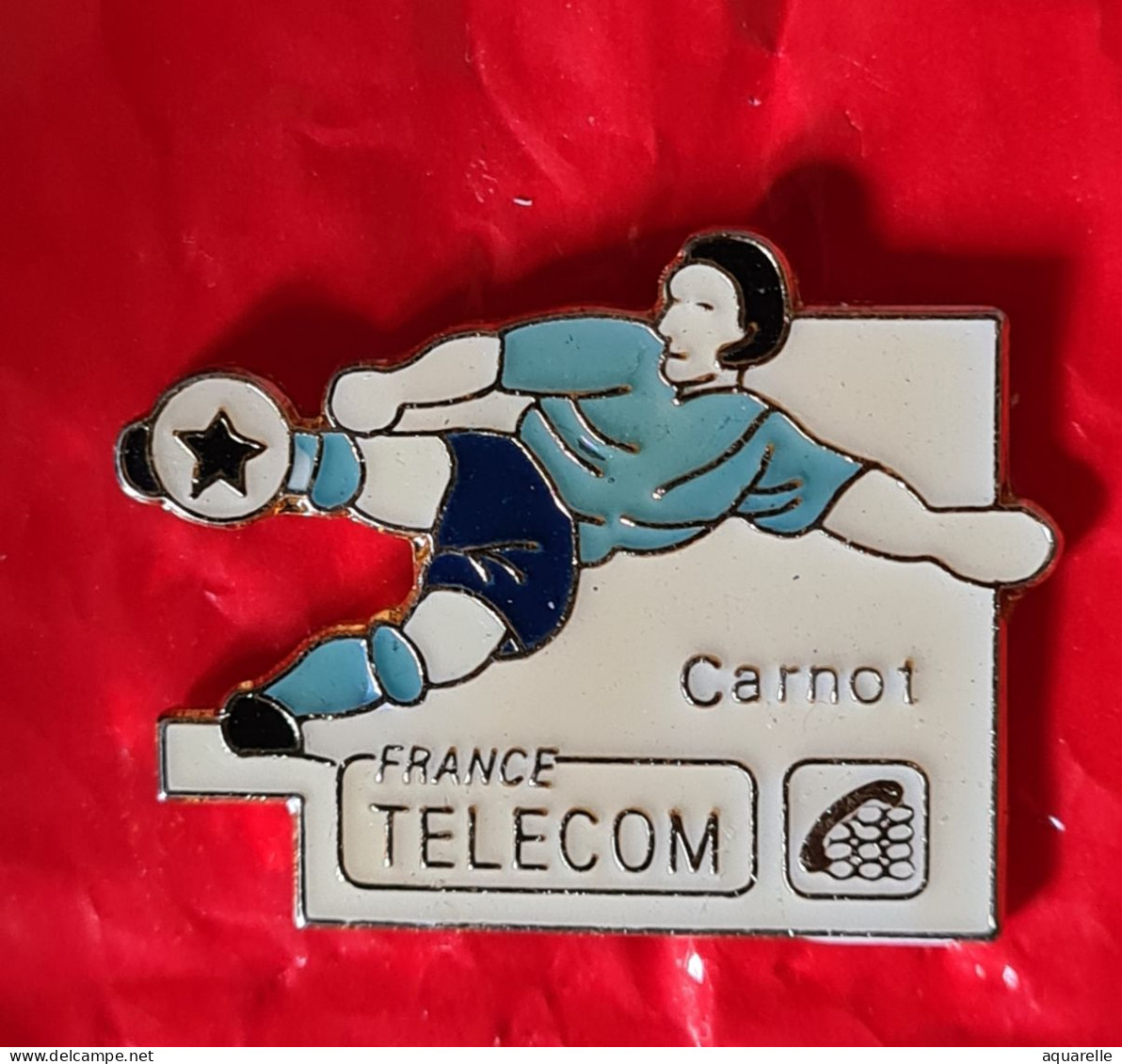 SUPER PIN'S "FRANCE TELECOM " Club Interne De Football De La Ville De CARNOT, Format 3X2cm - Telecom Francesi