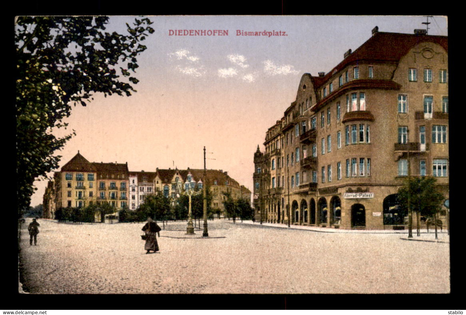 57 - THIONVILLE - DIEDENHOFEN - BISMARCKPLATZ  - FAHRRAD - PALAST- CARTE COLORISEE - Thionville