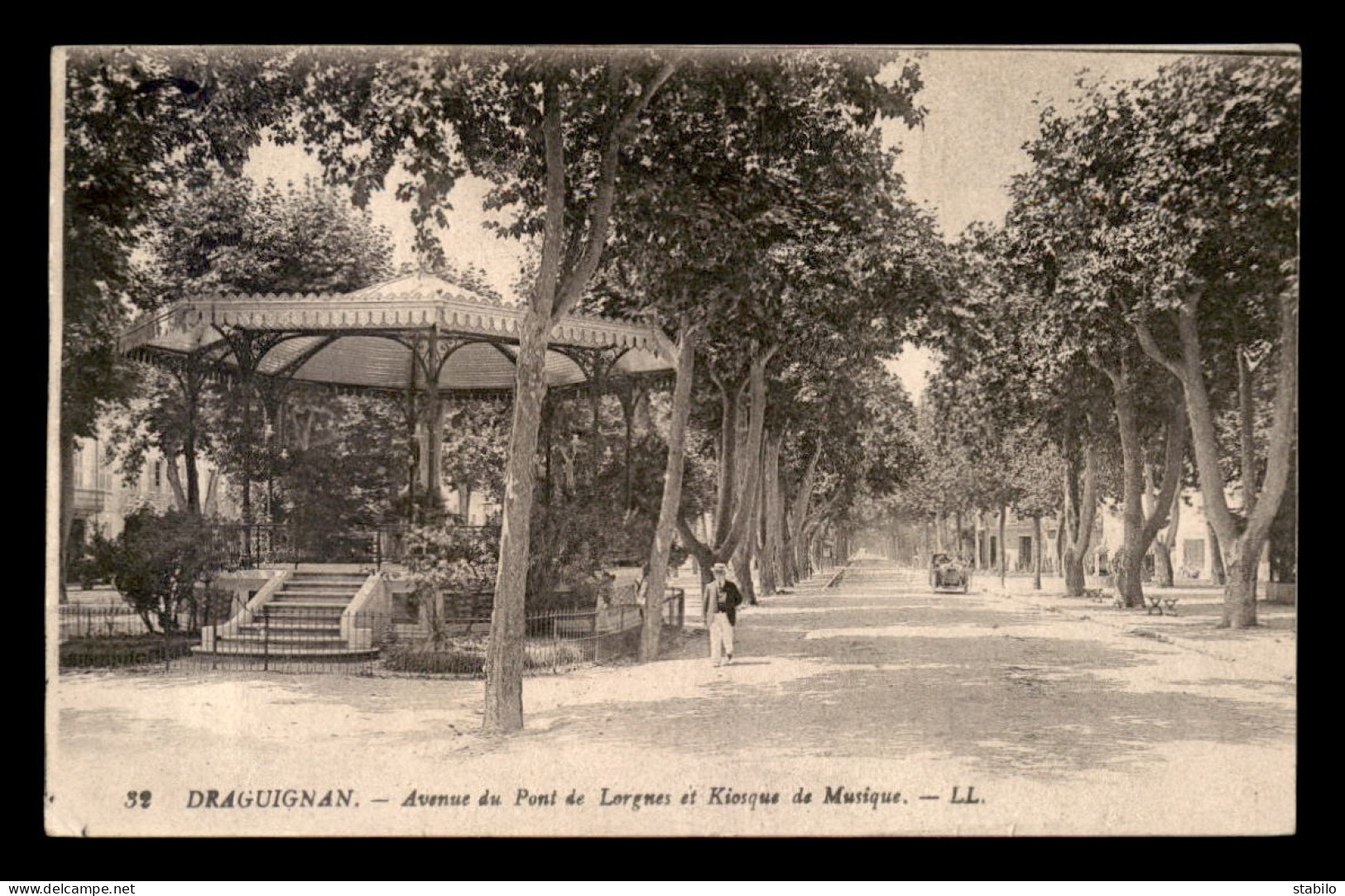 83 - DRAGUIGNAN - AVENUE DU PONT DE LORGNES ET KIOSQUE DE MUSIQUE - Draguignan