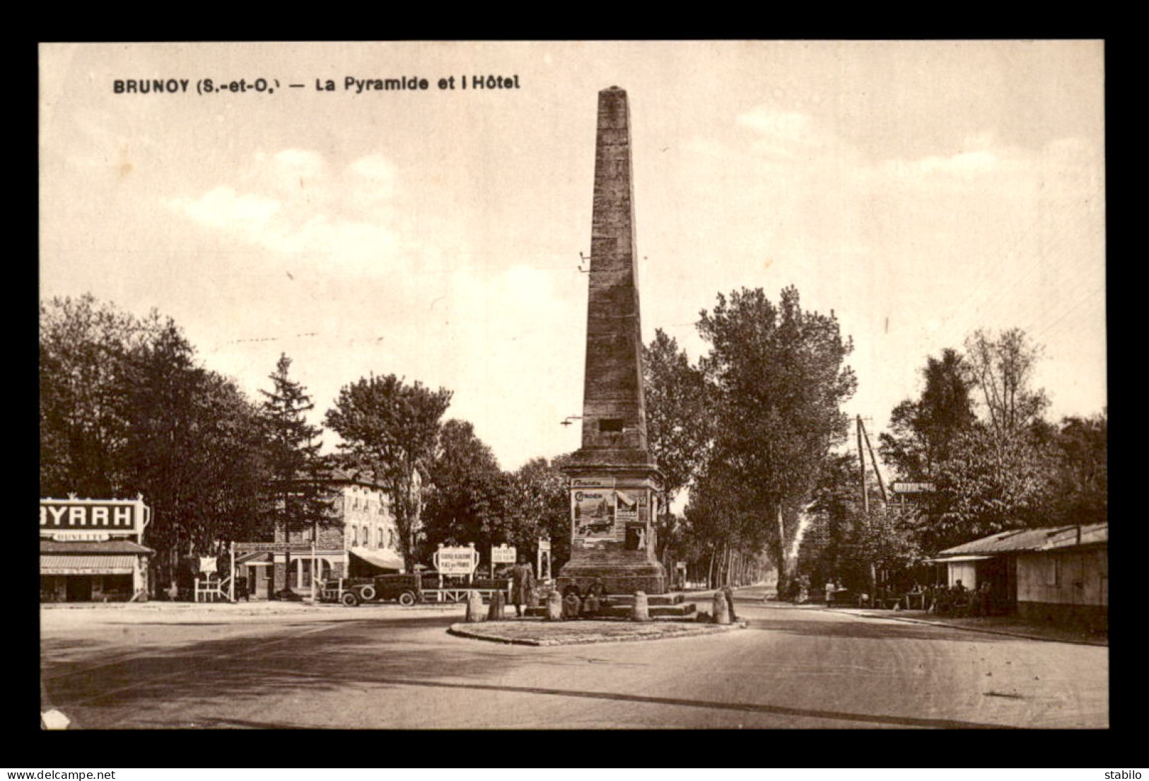 91 - BRUNOY - LA PYRAMIDE ET L'HOTEL - Brunoy