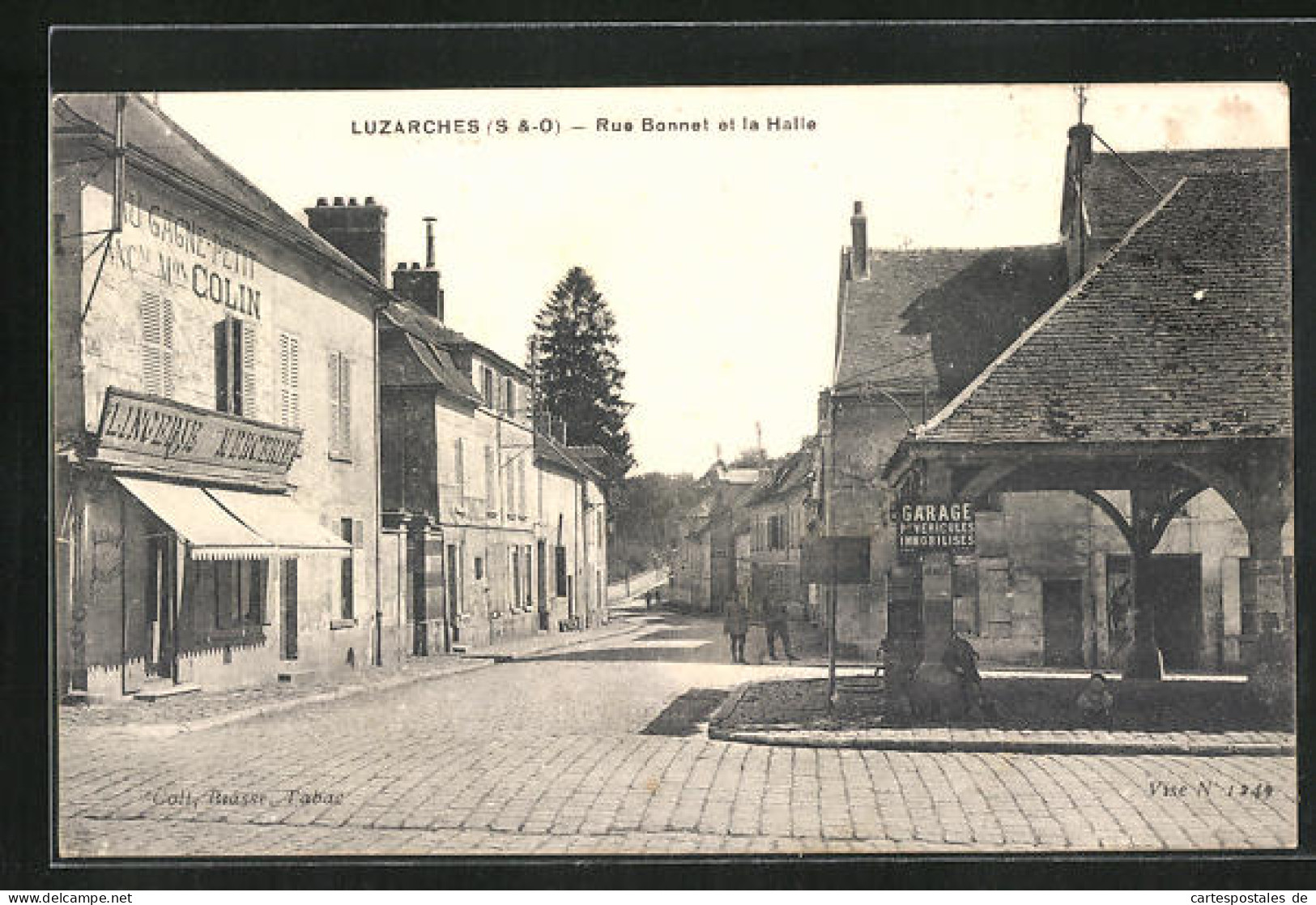 CPA Luzarches, Rue Bonnet Et La Halle  - Luzarches