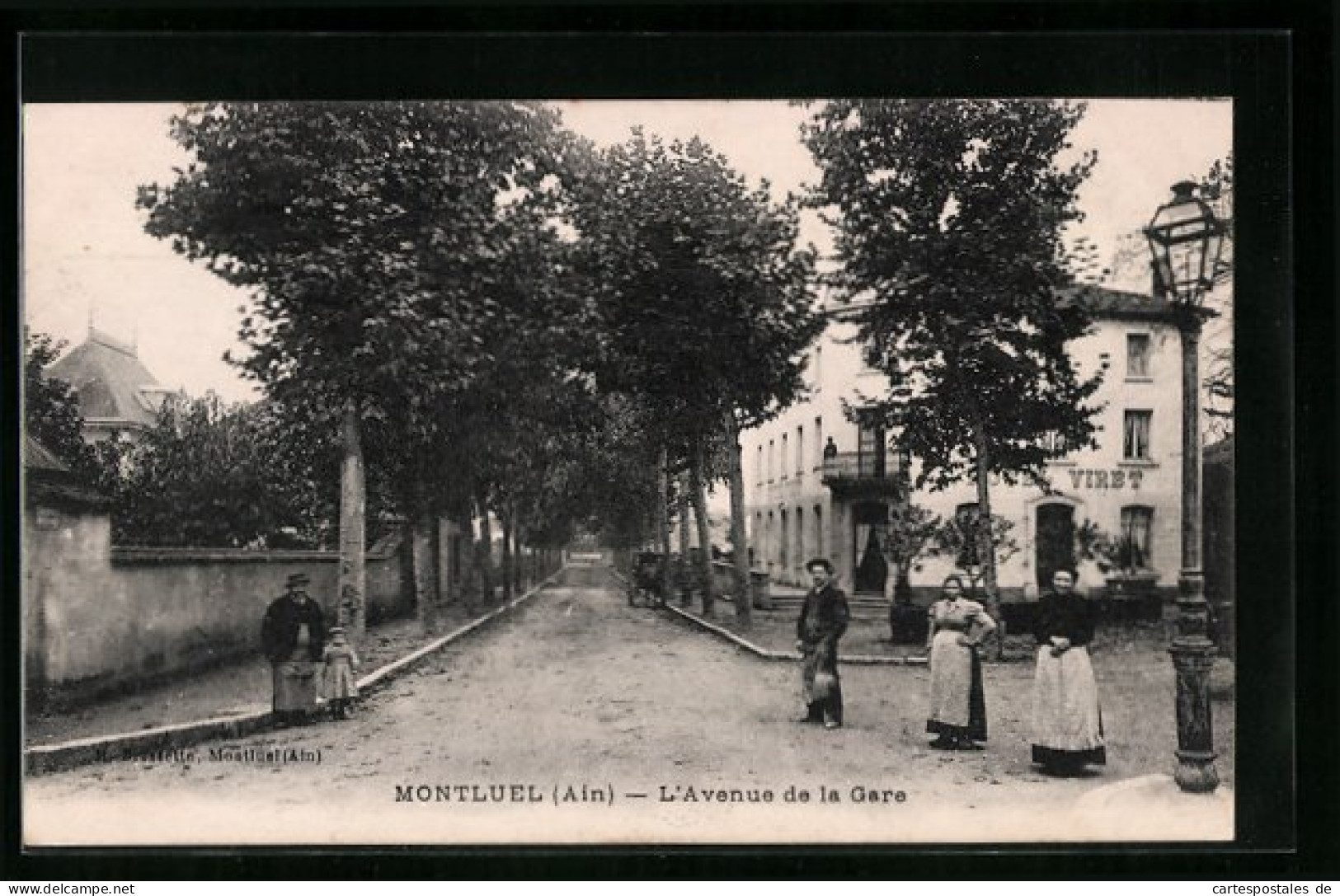 CPA Montluel, L`Avenue De La Gare  - Montluel