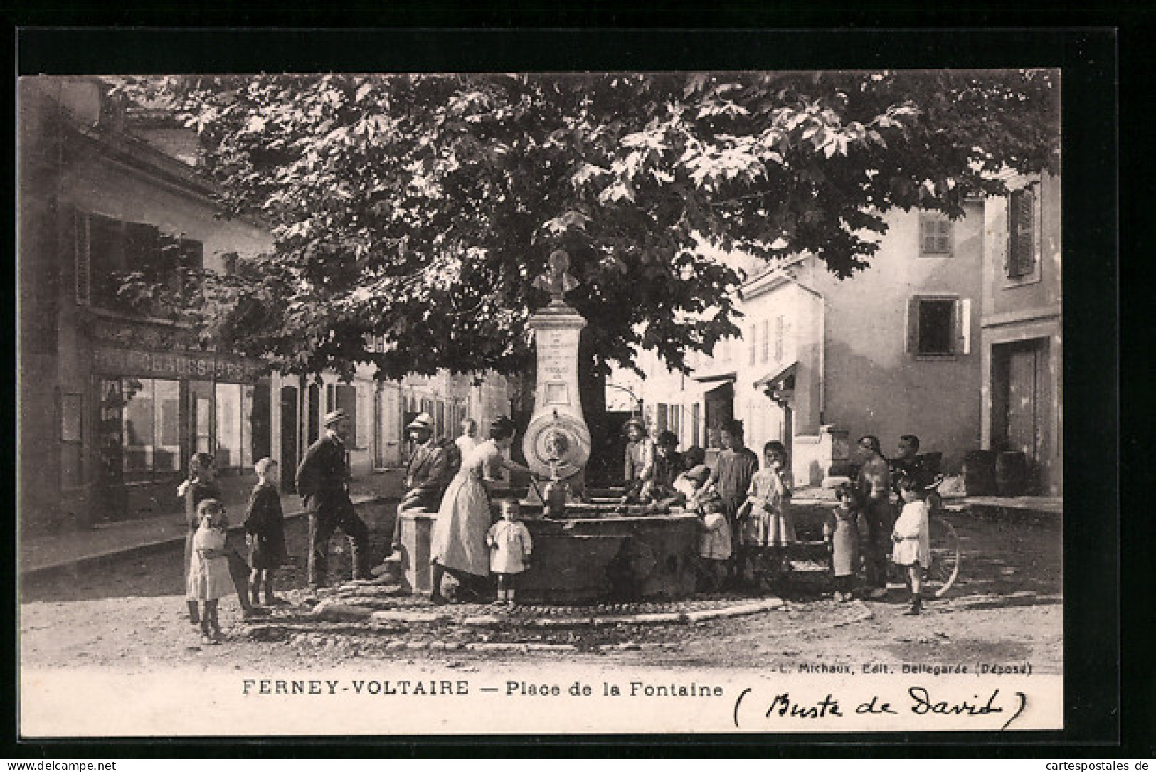 CPA Ferney-Voltaire, Place De La Fontaine  - Ferney-Voltaire