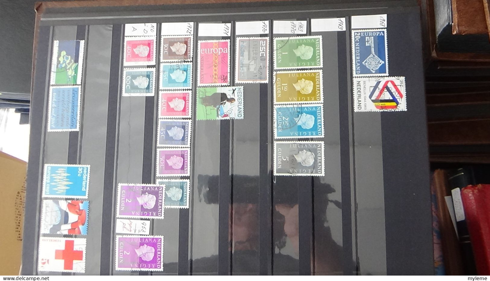 BF23 Ensemble de timbres de divers pays + bloc PEXIP N° 3 oblitéré. Petites taches hors timbres qui sont **. Signé