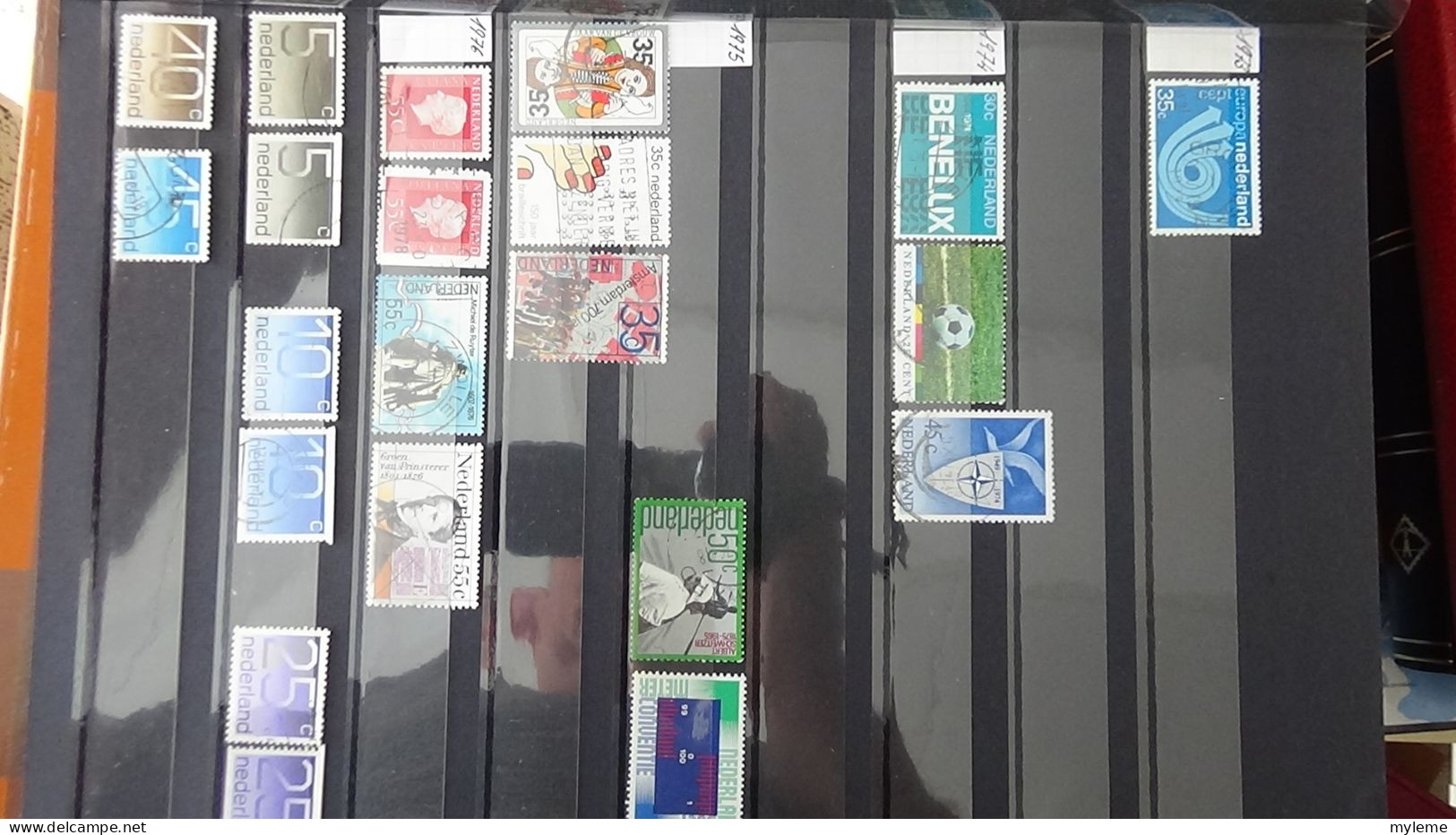 BF23 Ensemble de timbres de divers pays + bloc PEXIP N° 3 oblitéré. Petites taches hors timbres qui sont **. Signé