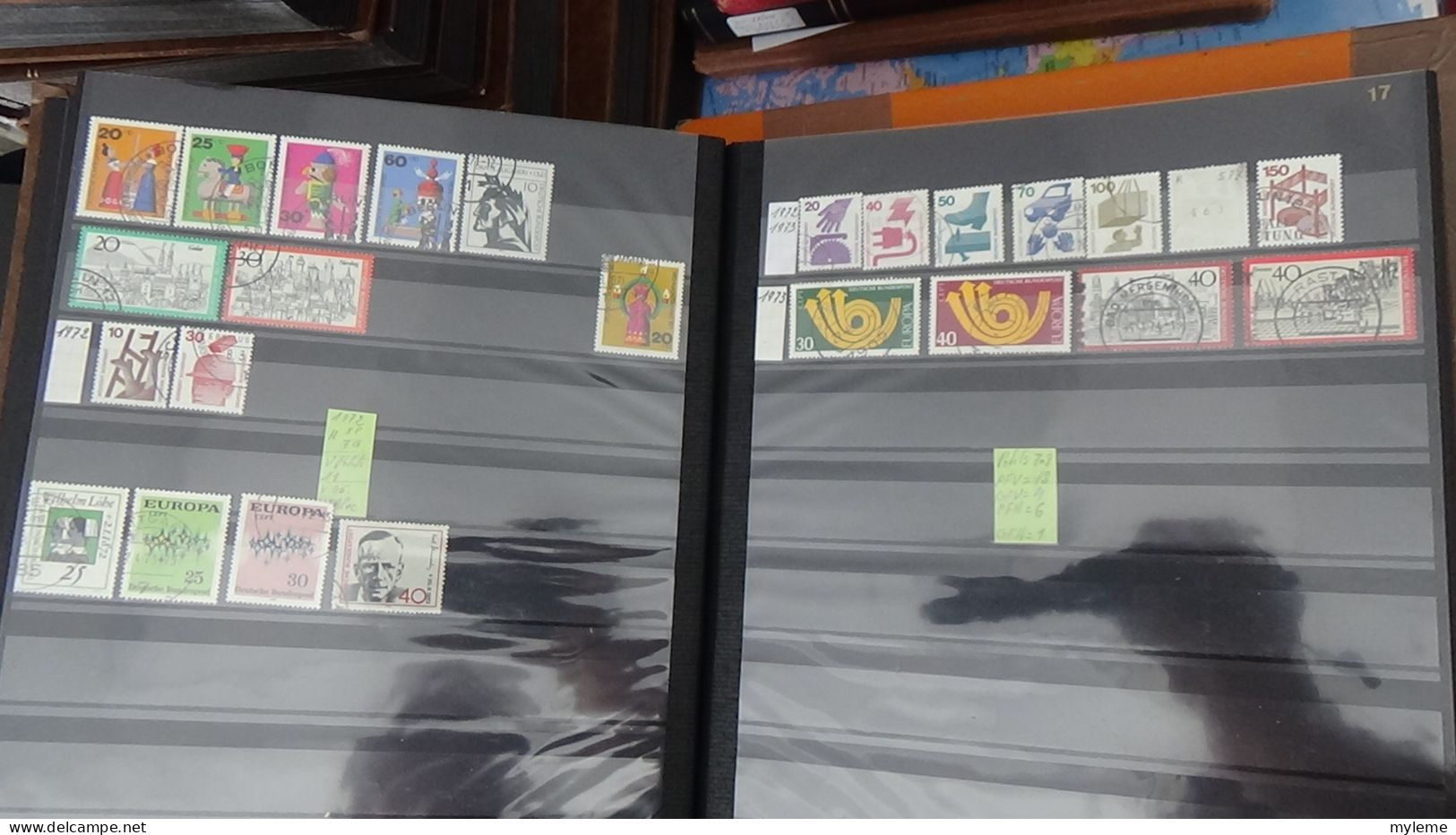 BF24 Ensemble de timbres de divers pays + bande N° 242A oblitérée et signée. Cote 1200 euros