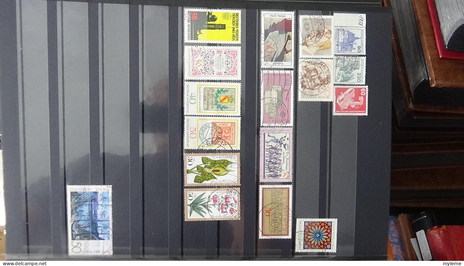 BF24 Ensemble de timbres de divers pays + bande N° 242A oblitérée et signée. Cote 1200 euros