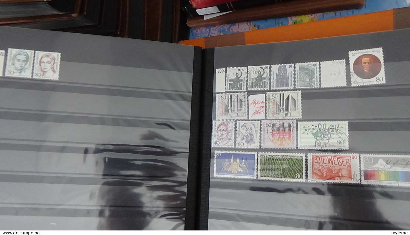 BF24 Ensemble de timbres de divers pays + bande N° 242A oblitérée et signée. Cote 1200 euros